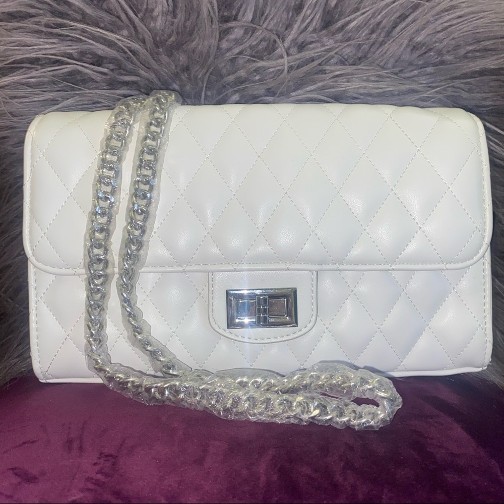 COPY - White quilted rectangle crossbody